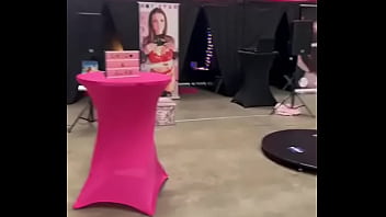 Vivement 17h au salon de l’érotisme de mons