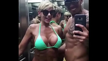 Quien para hacer un trío