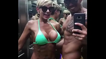 Quien para hacer un trío