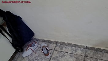 Corno batendo uma e filmando moreno penetrar sua esposa amador