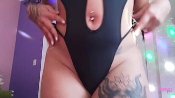 Morena Gostosa Fazendo Um Strip Tease E Se Masturbando Gostoso Ate Gozar thumbnail