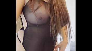 Burguesa cheia de tesão na sua sala querendo dar gostosooooo