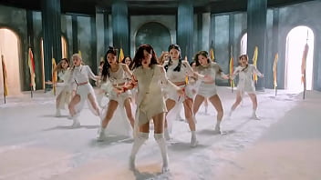 12 lesbian girls singing