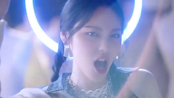 12 lesbian girls singing