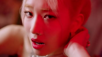 12 lesbian girls singing