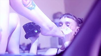 Worship my feet & lick my pussy