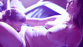 Worship my feet & lick my pussy