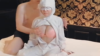 クリーン服を着た巨乳人妻熟女検査員の服を脱がせて手マンする。home made amateur 個人撮影 kawasaki jk