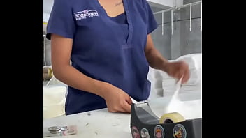 Corrida rápida y arriesgada en el trabajo todo por un aumento