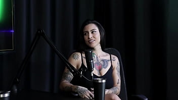 Foi fazer anal com um pau de 23cm e seu cu engoliu um plug além de usar bom ar em um cliente lexi mallet sheer red