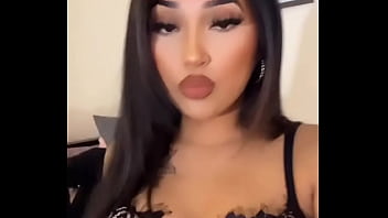 Esmeralda ready to squirt