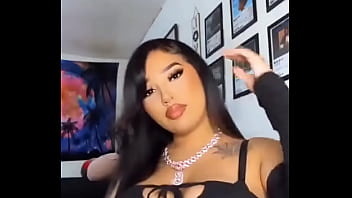 Esmeralda ready to squirt