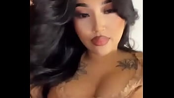 Esmeralda ready to squirt