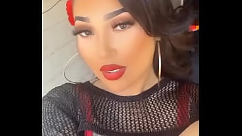 Esmeralda ready to squirt