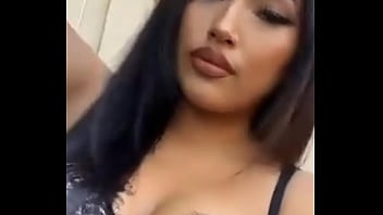Esmeralda ready to squirt