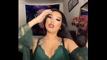 Esmeralda ready to squirt