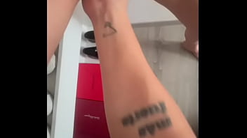 200 Rossmex Disfrutando De Una Buena Cogida En El Armario thumbnail