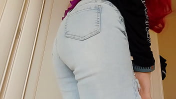 Shake shake shake and let my beautiful buttocks and big breasts jump