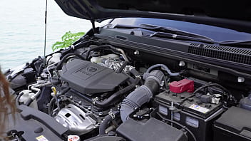 Broke down on the highway and fucked my helper in the car