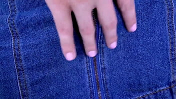 Brunette bombshell got seduced by the producer