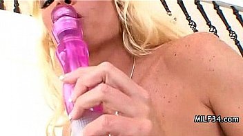 Stressed out milf with a sexy body gets a happy ending massage