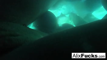 Lesbian sluts have some wet wild fun