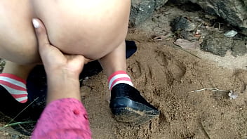 जंगल में बड़ी गांड वाली सौतेली माँ को उंगली करते हुए पकड़ा और वो मेरे बड़े लंड की सवारी का आनंद ले रही थी thumbnail