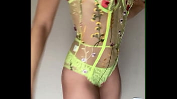 Body jaune avec les détails que j’aime bien