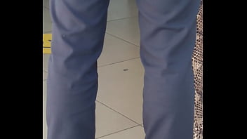 En la fila del banco me encontré a esta delicia