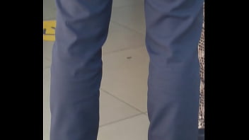 En La Fila Del Banco Me Encontré A Esta Delicia thumbnail