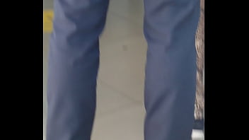 En La Fila Del Banco Me Encontré A Esta Delicia thumbnail