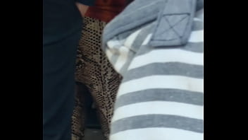 En la fila del banco me encontré a esta delicia