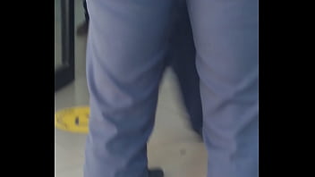 En la fila del banco me encontré a esta delicia