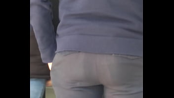 En La Fila Del Banco Me Encontré A Esta Delicia thumbnail