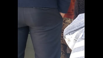 En La Fila Del Banco Me Encontré A Esta Delicia thumbnail