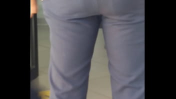 En la fila del banco me encontré a esta delicia