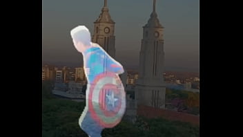 Homem preto na paulada com homem azul