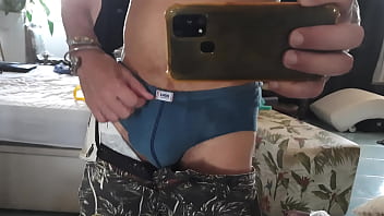 Muscle Daddy Exhibitionist Solo thumbnail