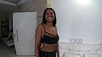 Ele fez um único vídeo a 20 anos atrás e agora está de volta adriana alves