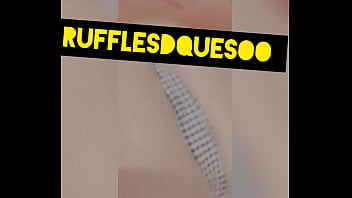 Que rico comerme su panochita sin condón