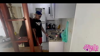 Novinha virgem que só mamava entrou na rola pela primeira vez