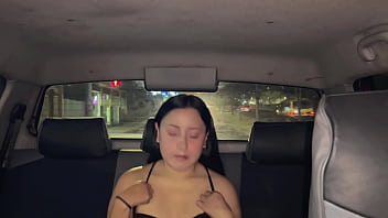 Follé a mi conductor y dejé que se corra dentro de mí sin condón