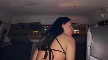 Follé a mi conductor y dejé que se corra dentro de mí sin condón