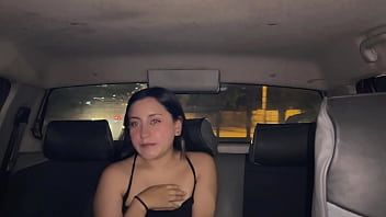 Follé a mi conductor y dejé que se corra dentro de mí sin condón
