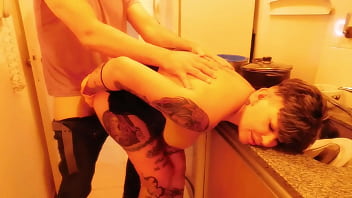 No salgo a trabajar hasta que no me cojan bien el culo