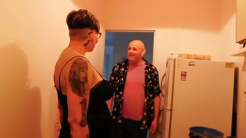 No salgo a trabajar hasta que no me cojan bien el culo