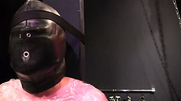 Séquestré Dans Le Donjon De Cuirsm34 Kuirbond Est Transformé En Momie Et électrifié thumbnail