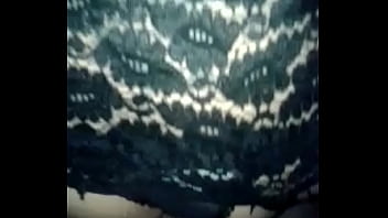 Esposa mexicana cogida en tanga de a perrito