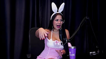 Voltou a criar conteúdo pornô com sexo anal fez gangbang explorou outros fetiches transou em uma igreja e dar o cu sem doer é alice vasconcelos watch sheer red especial páscoa