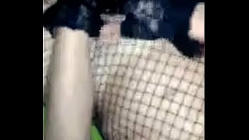 Vibrador na cona e leite na boca